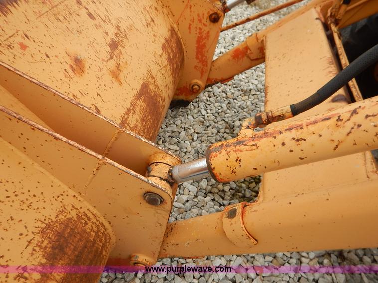 image for item K7476 1981 Case 480D Construction King landscape tractor