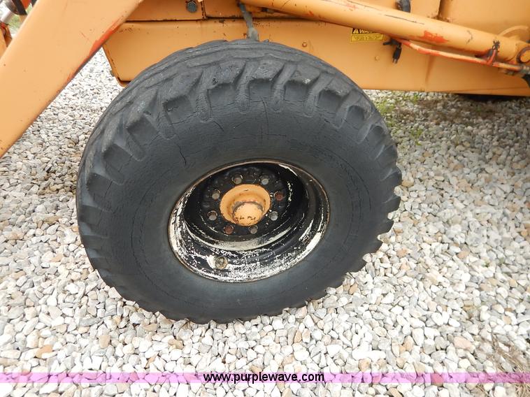 image for item K7476 1981 Case 480D Construction King landscape tractor