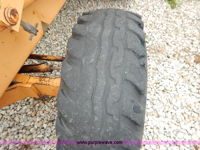 image for item K7476 1981 Case 480D Construction King landscape tractor