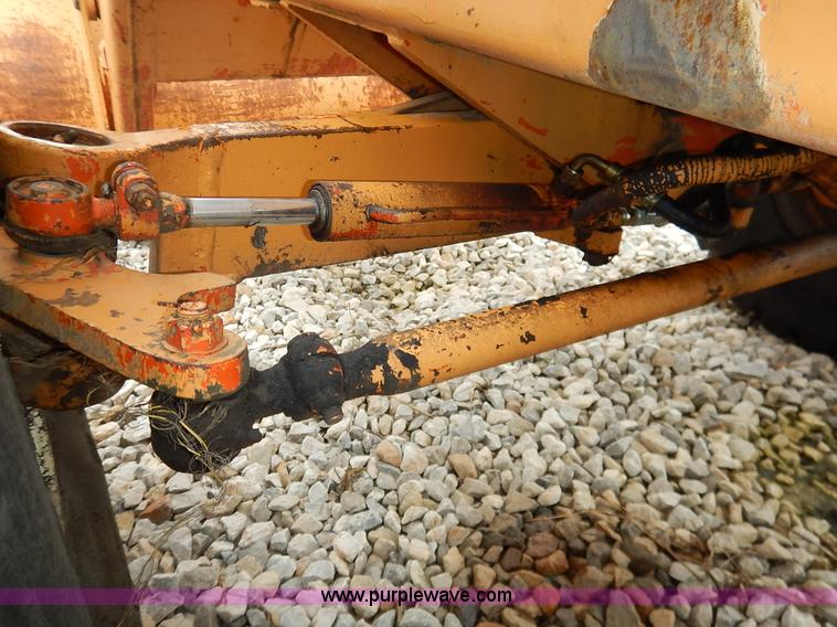 image for item K7476 1981 Case 480D Construction King landscape tractor