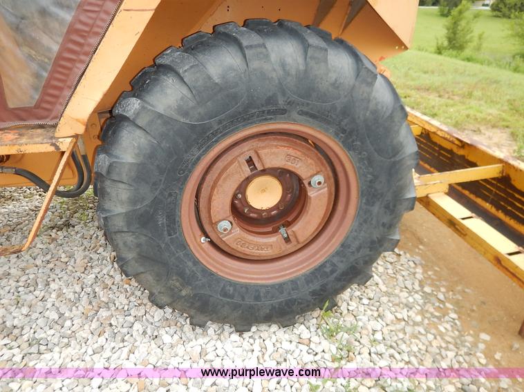 image for item K7476 1981 Case 480D Construction King landscape tractor