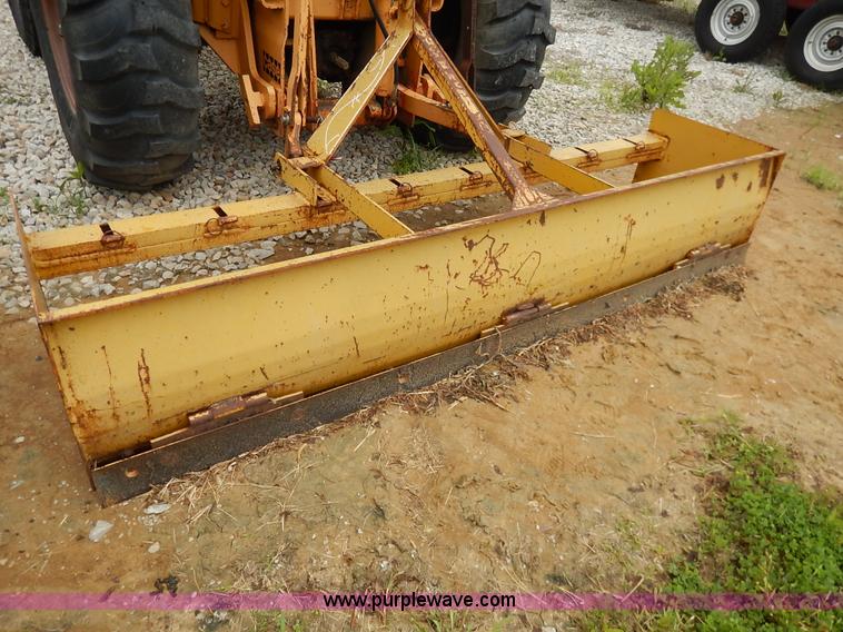 image for item K7476 1981 Case 480D Construction King landscape tractor