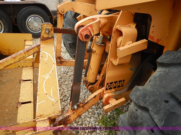 image for item K7476 1981 Case 480D Construction King landscape tractor