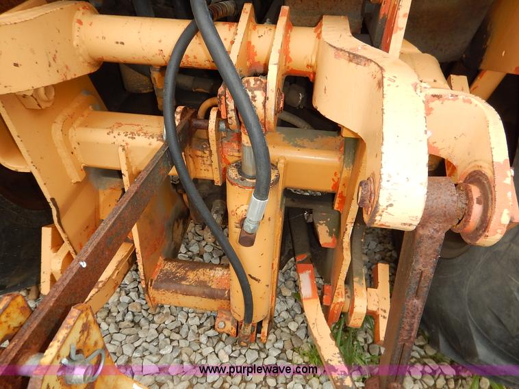 image for item K7476 1981 Case 480D Construction King landscape tractor