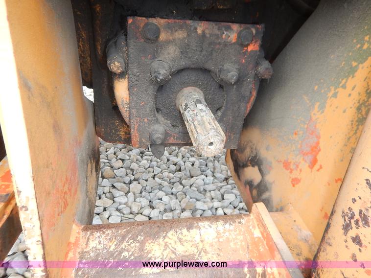 image for item K7476 1981 Case 480D Construction King landscape tractor