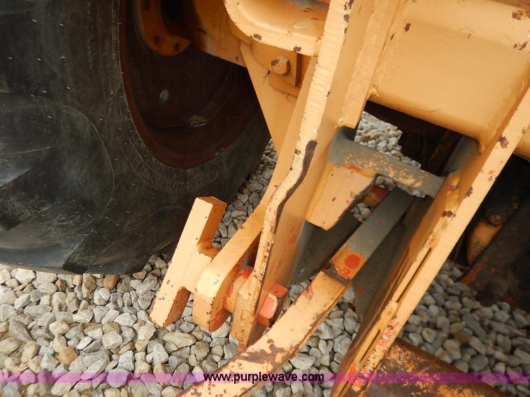 image for item K7476 1981 Case 480D Construction King landscape tractor