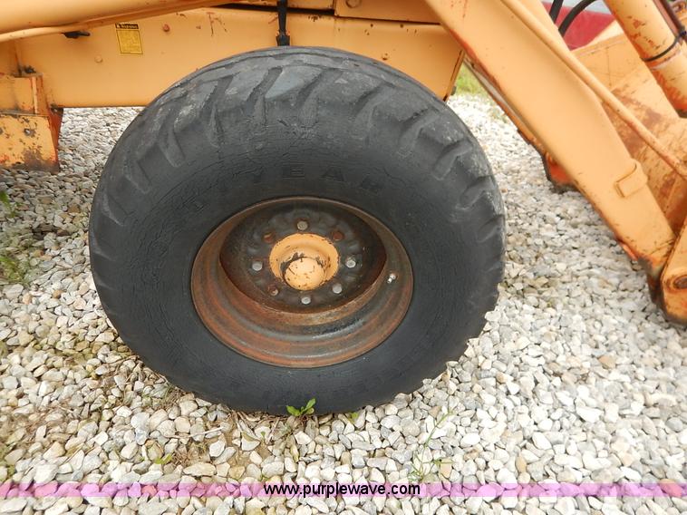 image for item K7476 1981 Case 480D Construction King landscape tractor