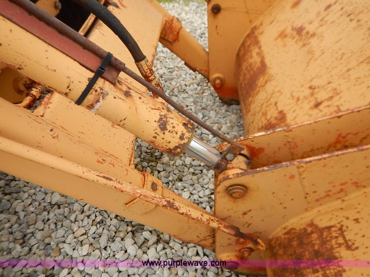 image for item K7476 1981 Case 480D Construction King landscape tractor