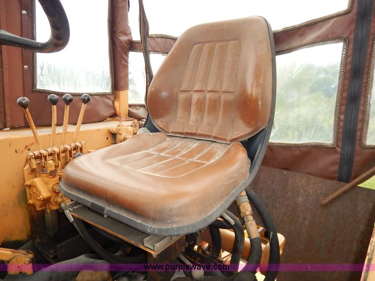 image for item K7476 1981 Case 480D Construction King landscape tractor