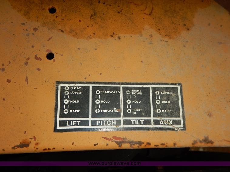 image for item K7476 1981 Case 480D Construction King landscape tractor