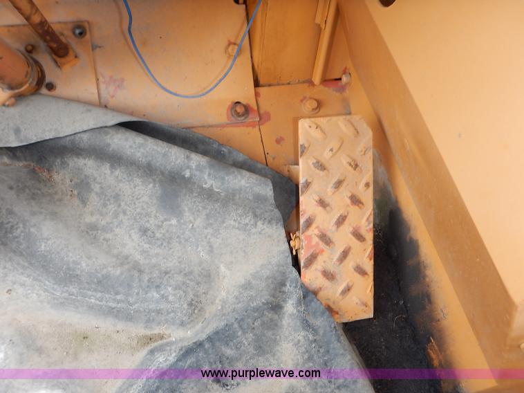 image for item K7476 1981 Case 480D Construction King landscape tractor