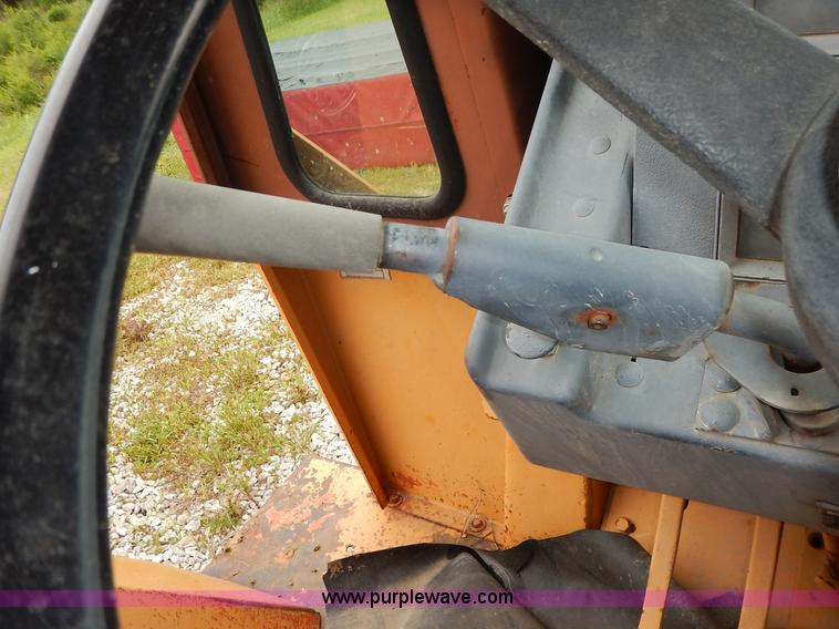 image for item K7476 1981 Case 480D Construction King landscape tractor