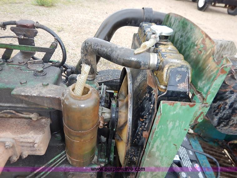 image for item K7493 1977 John Deere 950 tractor
