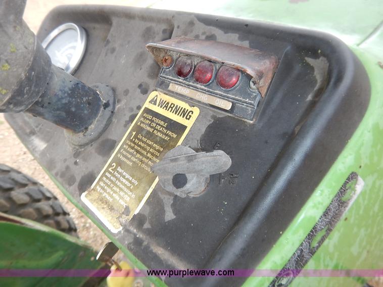 image for item K7493 1977 John Deere 950 tractor