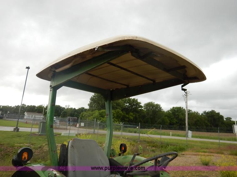 image for item K7493 1977 John Deere 950 tractor