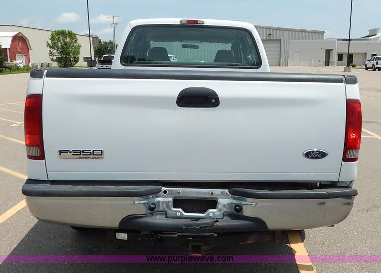 image for item K7498 2005 Ford F350 Super Duty XL Crew Cab pickup truck