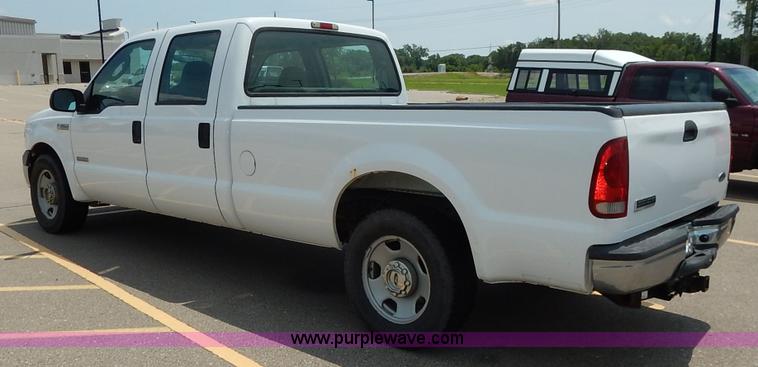 image for item K7498 2005 Ford F350 Super Duty XL Crew Cab pickup truck