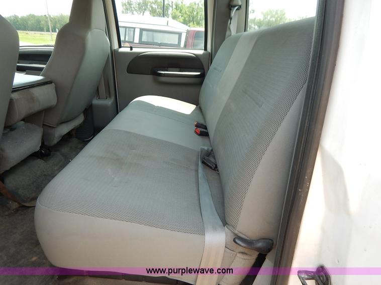 image for item K7498 2005 Ford F350 Super Duty XL Crew Cab pickup truck