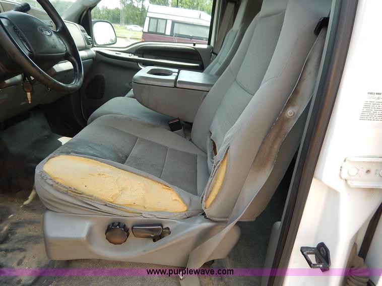 image for item K7498 2005 Ford F350 Super Duty XL Crew Cab pickup truck