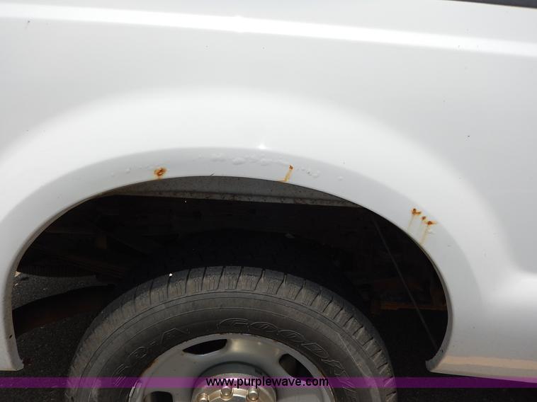 image for item K7498 2005 Ford F350 Super Duty XL Crew Cab pickup truck