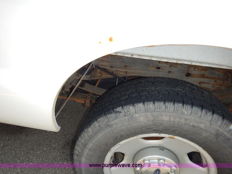 image for item K7498 2005 Ford F350 Super Duty XL Crew Cab pickup truck