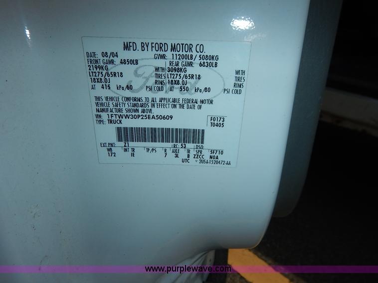 image for item K7498 2005 Ford F350 Super Duty XL Crew Cab pickup truck