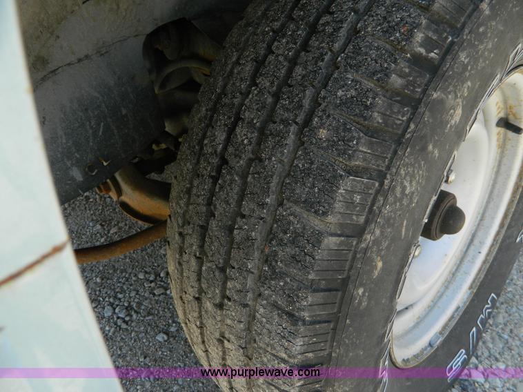 image for item K8079 1991 Chevrolet Suburban 1500 SUV