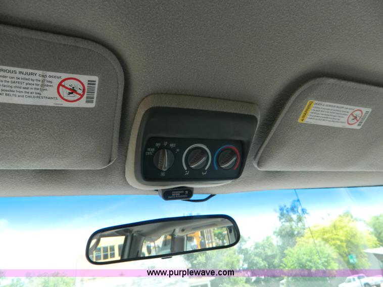 image for item K8080 1999 Chevrolet Suburban C1500 SUV