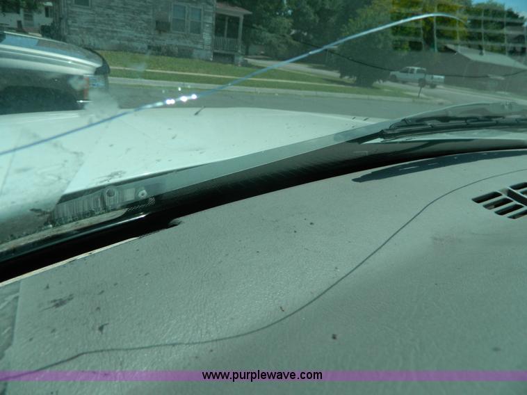 image for item K8080 1999 Chevrolet Suburban C1500 SUV