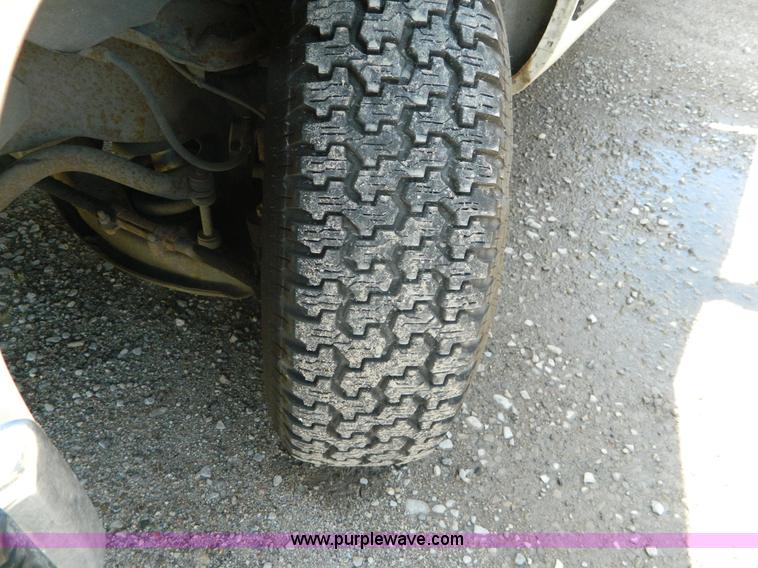 image for item K8080 1999 Chevrolet Suburban C1500 SUV