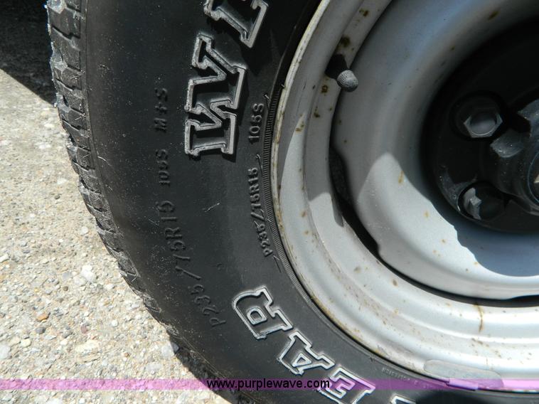 image for item K8080 1999 Chevrolet Suburban C1500 SUV