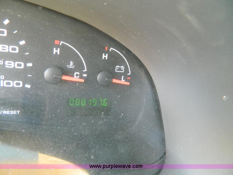 image for item K8081 2006 Ford E450 bus