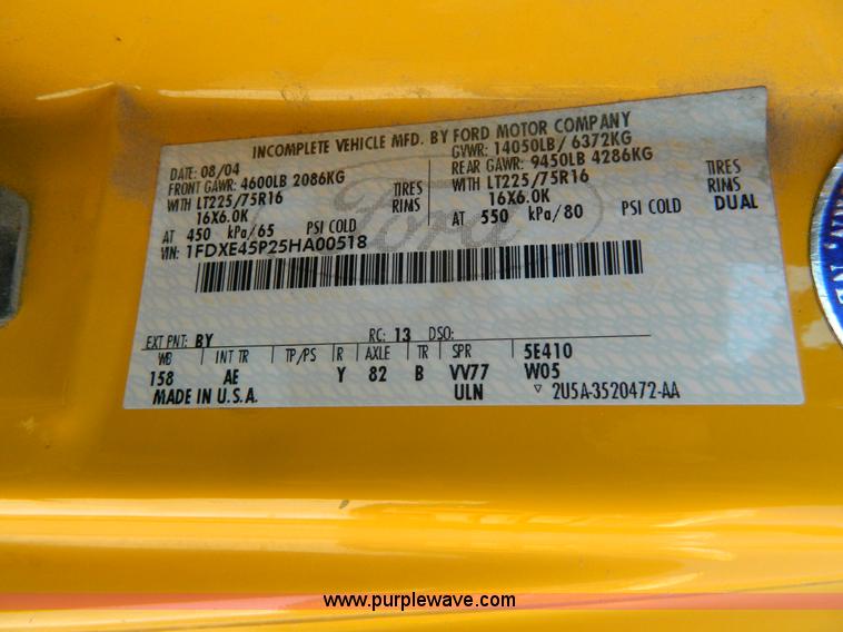 image for item K8082 2005 Ford E450 bus