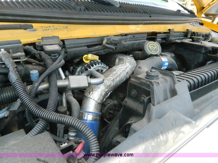 image for item K8082 2005 Ford E450 bus