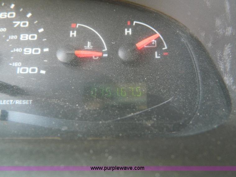 image for item K8082 2005 Ford E450 bus