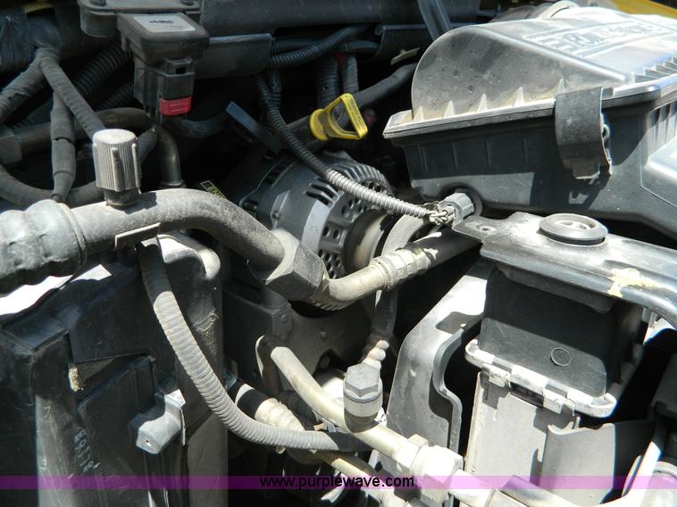 image for item K8083 1999 Ford Econoline E450 bus