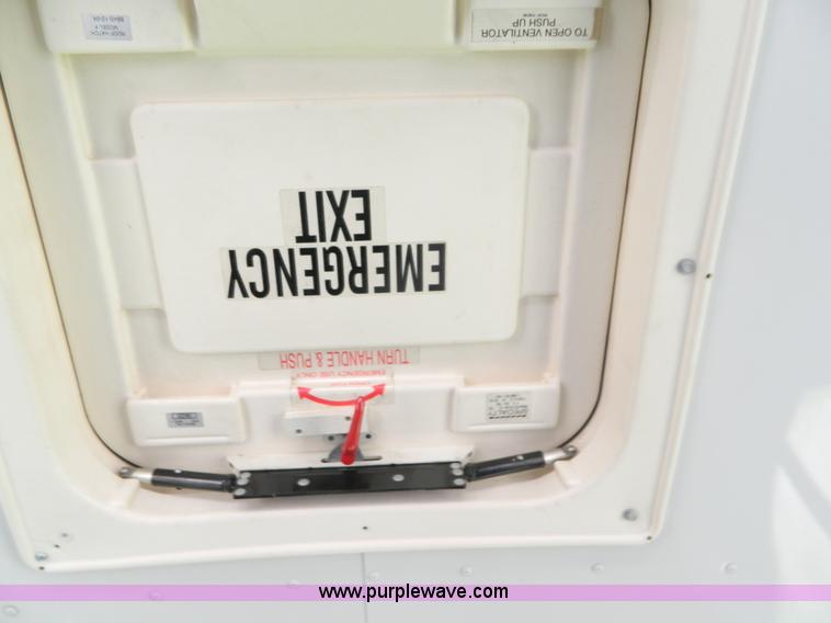 image for item K8083 1999 Ford Econoline E450 bus