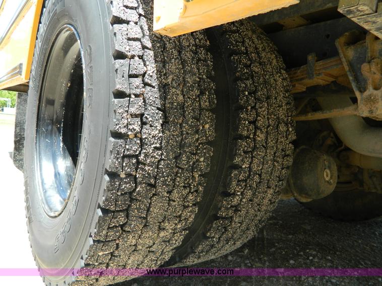 image for item K8084 1997 International 3800 bus