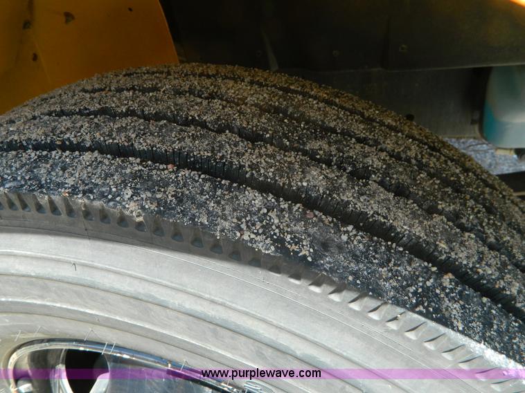 image for item K8084 1997 International 3800 bus