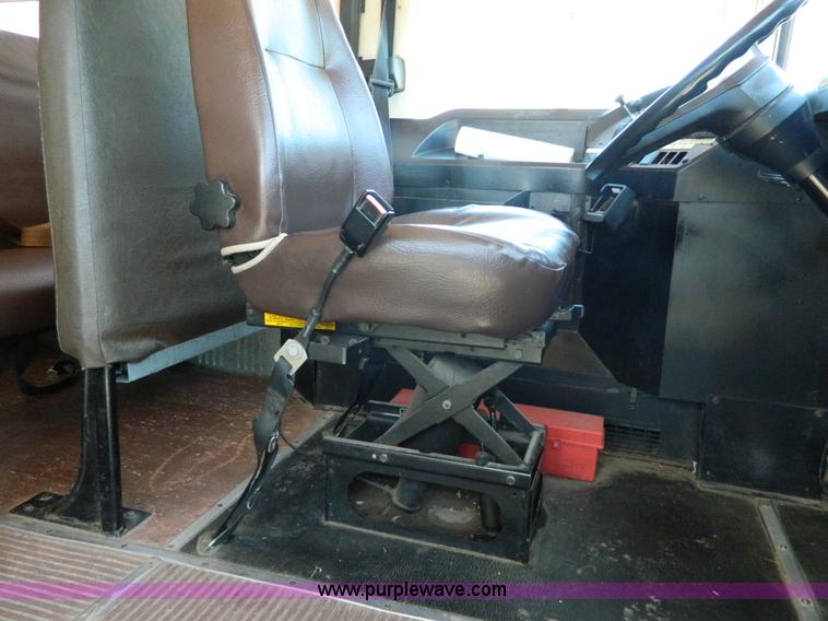 image for item K8084 1997 International 3800 bus