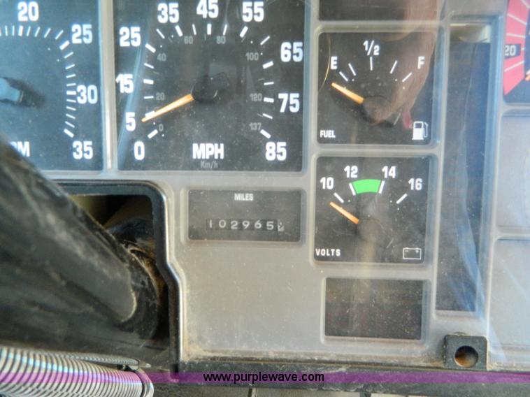 image for item K8084 1997 International 3800 bus