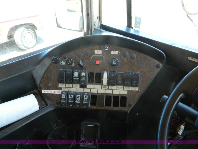 image for item K8084 1997 International 3800 bus