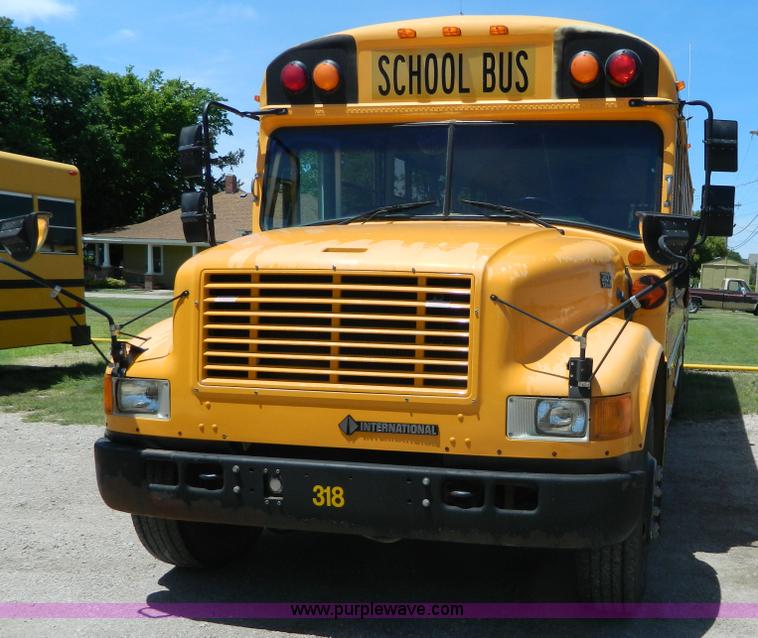 image for item K8085 1995 International 3800 bus