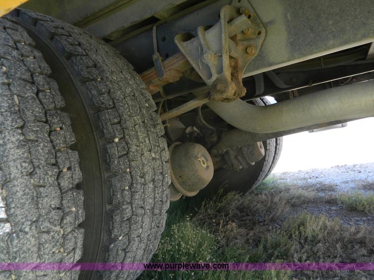 image for item K8085 1995 International 3800 bus