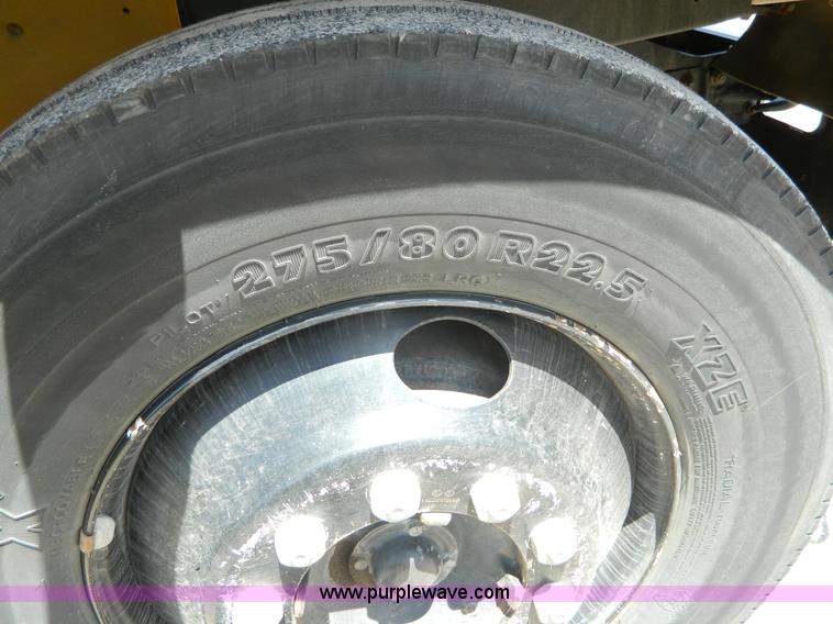 image for item K8085 1995 International 3800 bus