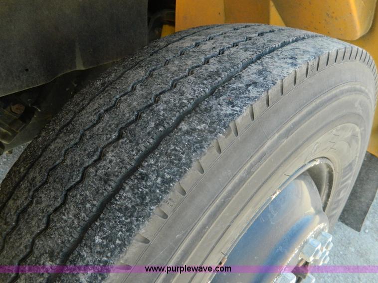 image for item K8085 1995 International 3800 bus