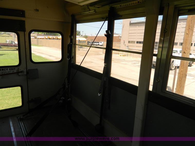 image for item K8085 1995 International 3800 bus