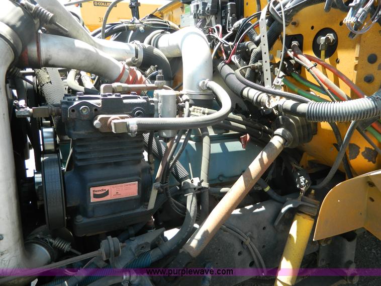 image for item K8085 1995 International 3800 bus