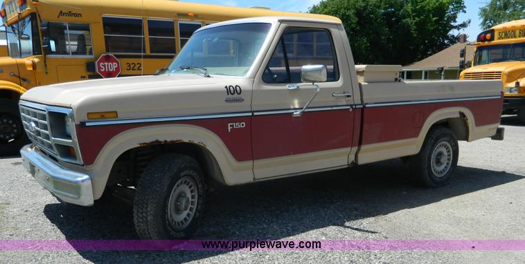 image for item K8086 1985 Ford F150 pickup truck