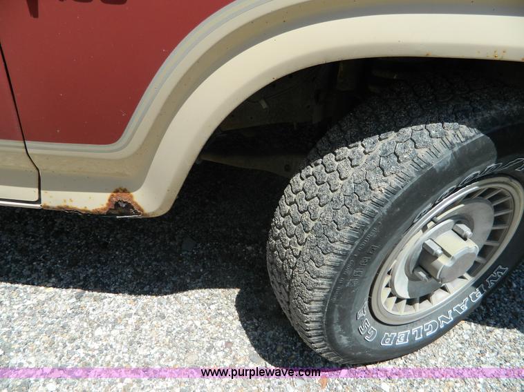 image for item K8086 1985 Ford F150 pickup truck